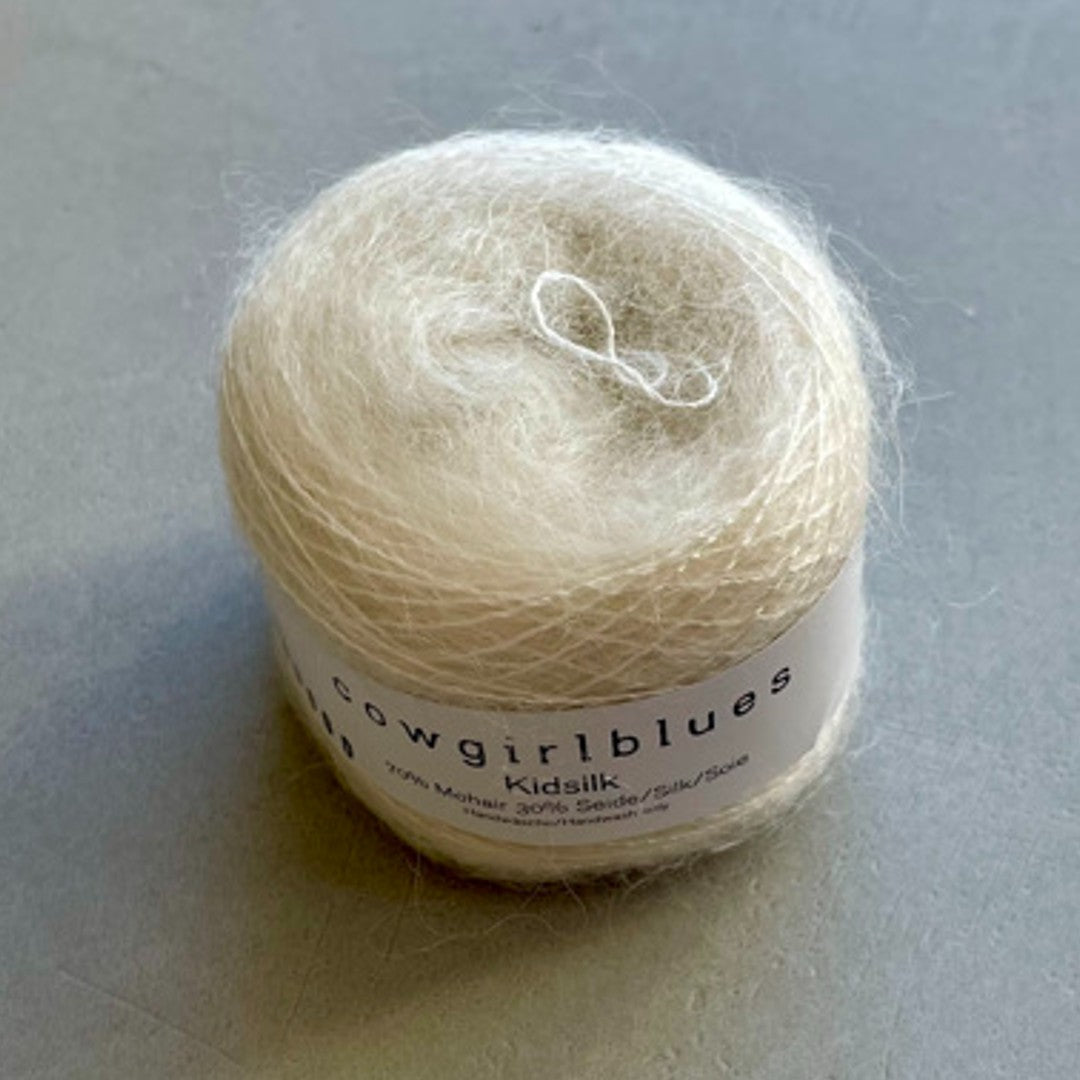 Hvid Kidsilk Solid mohair garn fra cowgirlblues