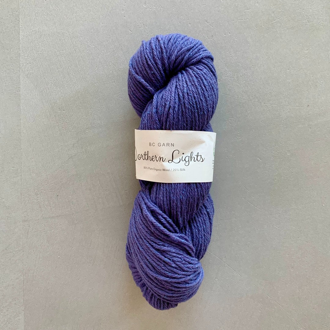 Blå Northern Lights GOTS certificeret garn med økologisk uld og silke