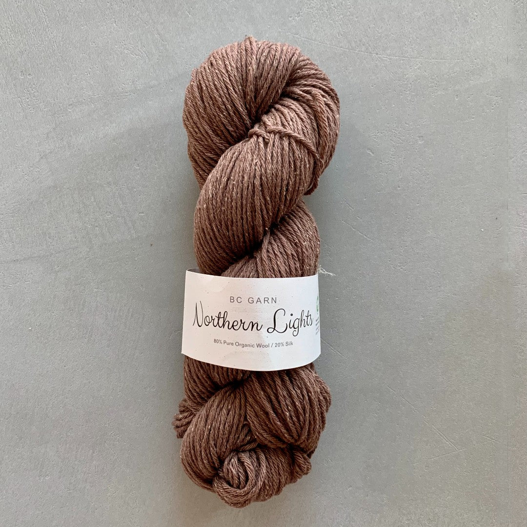 Brun Northern Lights GOTS certificeret garn med økologisk uld og silke